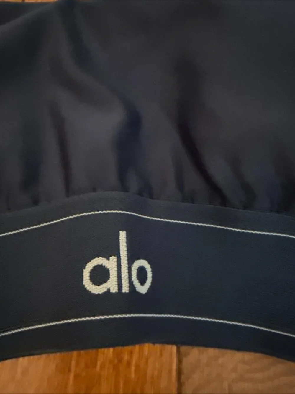 Womens Alo Airlift Suit Up Bra Navy - Size small